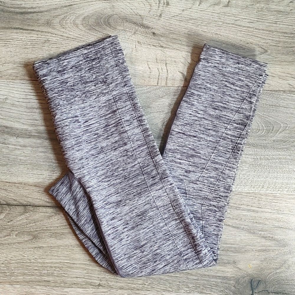 FREE With Purchase - ‎Under Armour Cropped Leggings